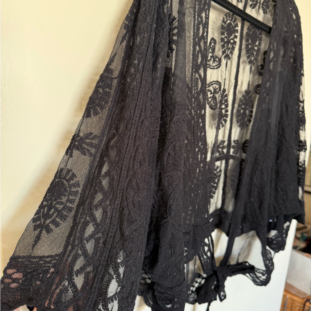 Rachel Zoe Black Crop Lace Kimono Cardigan with Tie in One Size - Picture 2 of 9